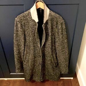 Club Monaco Coat
Size 42